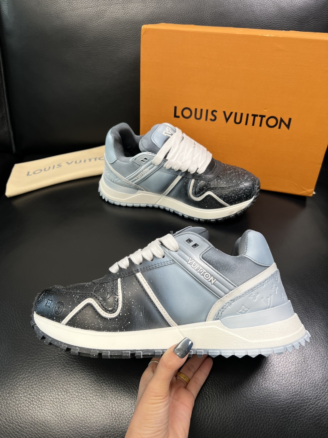 Lv 高品质 顶级工艺品 路易威登，运动板鞋专柜同步原厂配置，鞋面意大利进口牛皮改色面料，进口网布里垫柔