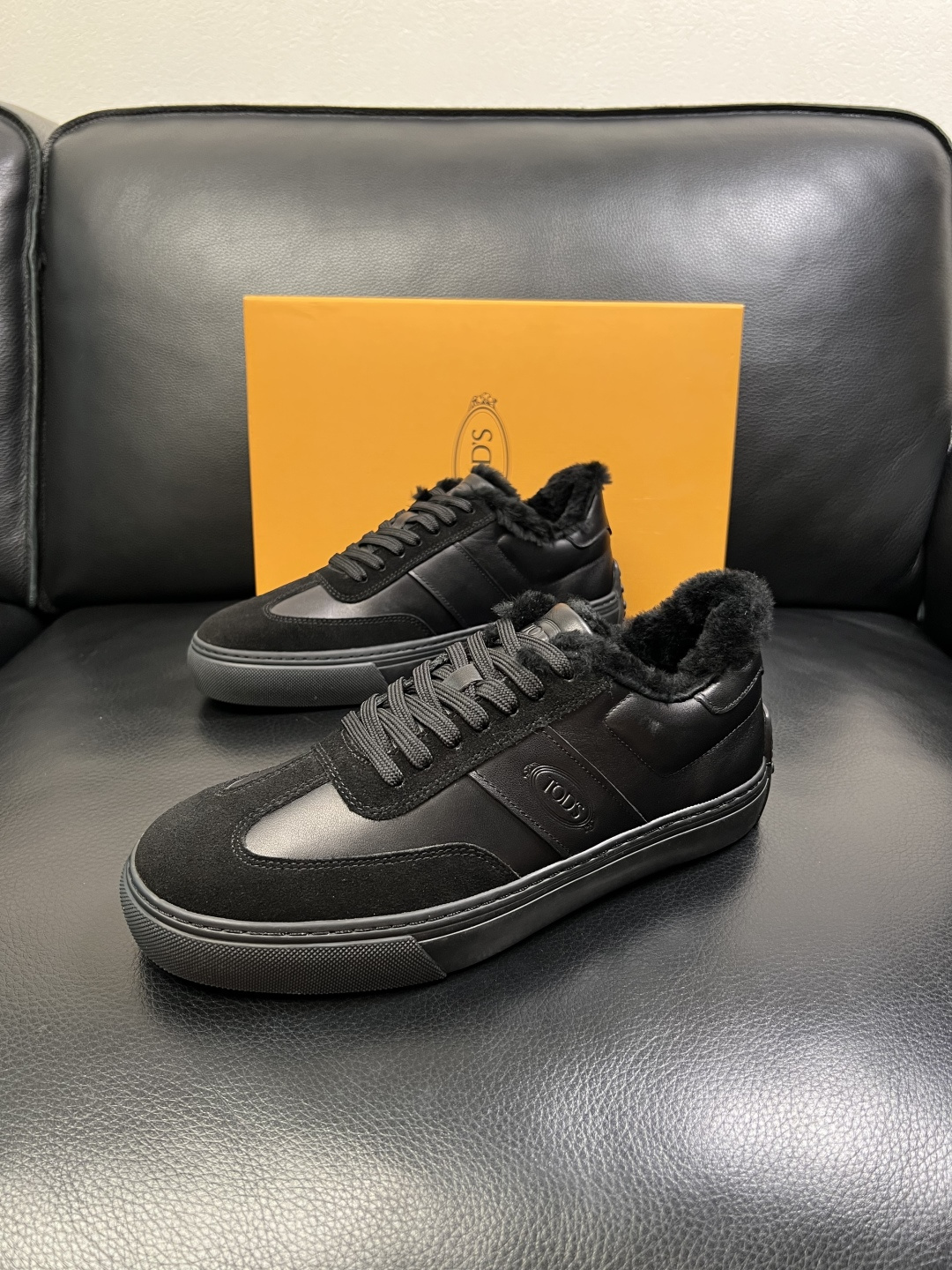 Tods 高品质 顶级工艺品 托德斯 专柜新款原厂配置，意大利进口牛皮面料，进口羊毛内里垫，透气舒适，鞋