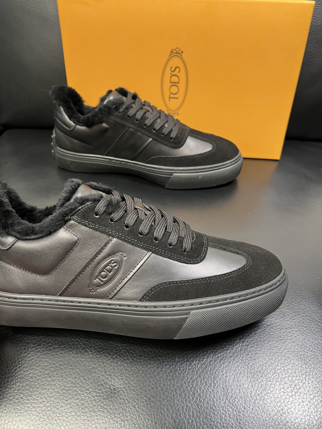 Tods 高品质 顶级工艺品 托德斯 专柜新款原厂配置，意大利进口牛皮面料，进口羊毛内里垫，透气舒适，鞋