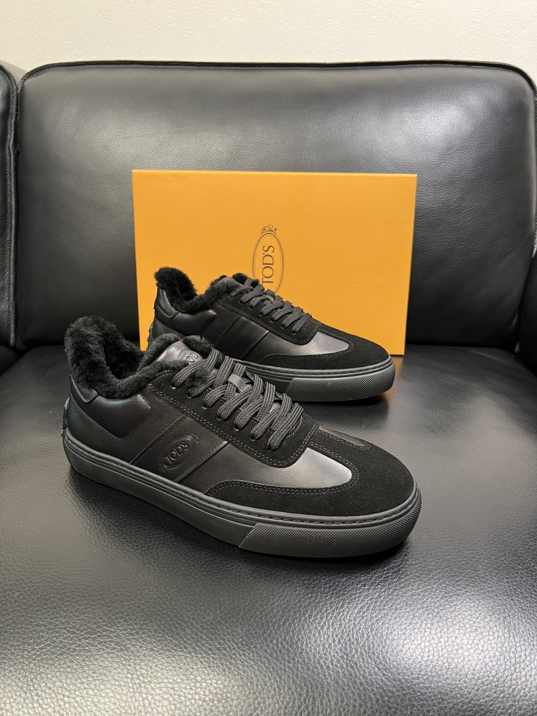 Tods 高品质 顶级工艺品 托德斯 专柜新款原厂配置，意大利进口牛皮面料，进口羊毛内里垫，透气舒适，鞋