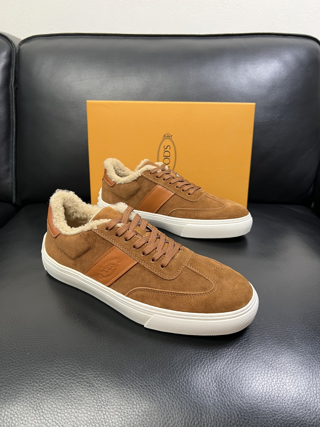 Tods 高品质 顶级工艺品 托德斯 专柜新款原厂配置，意大利进口牛皮面料，进口羊毛内里垫，透气舒适，鞋