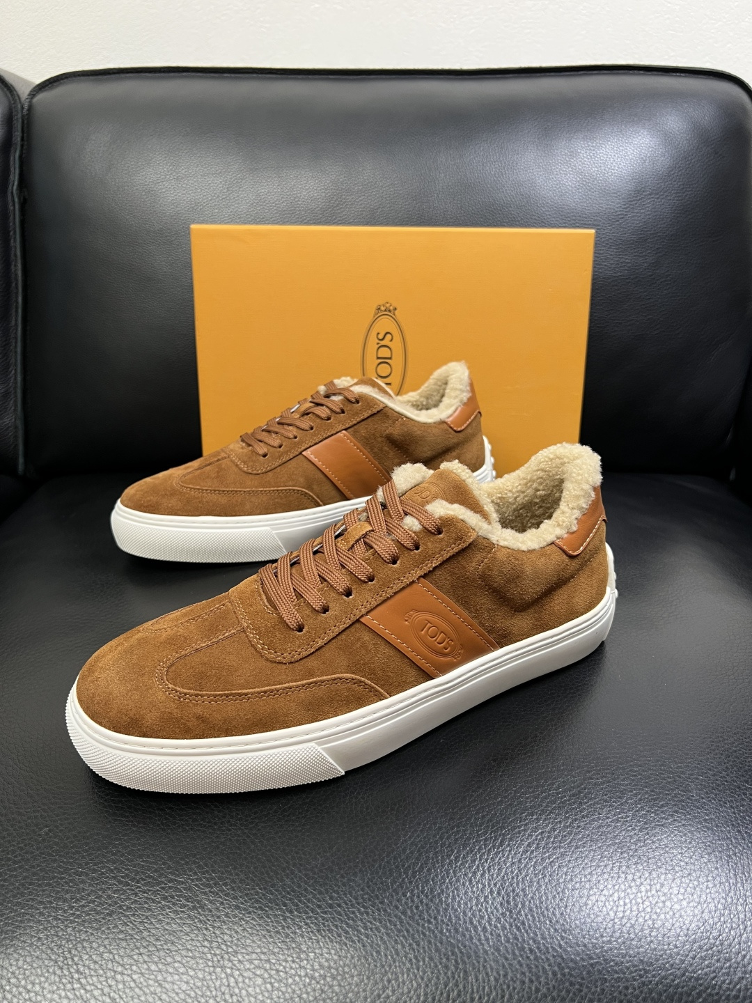 Tods 高品质 顶级工艺品 托德斯 专柜新款原厂配置，意大利进口牛皮面料，进口羊毛内里垫，透气舒适，鞋