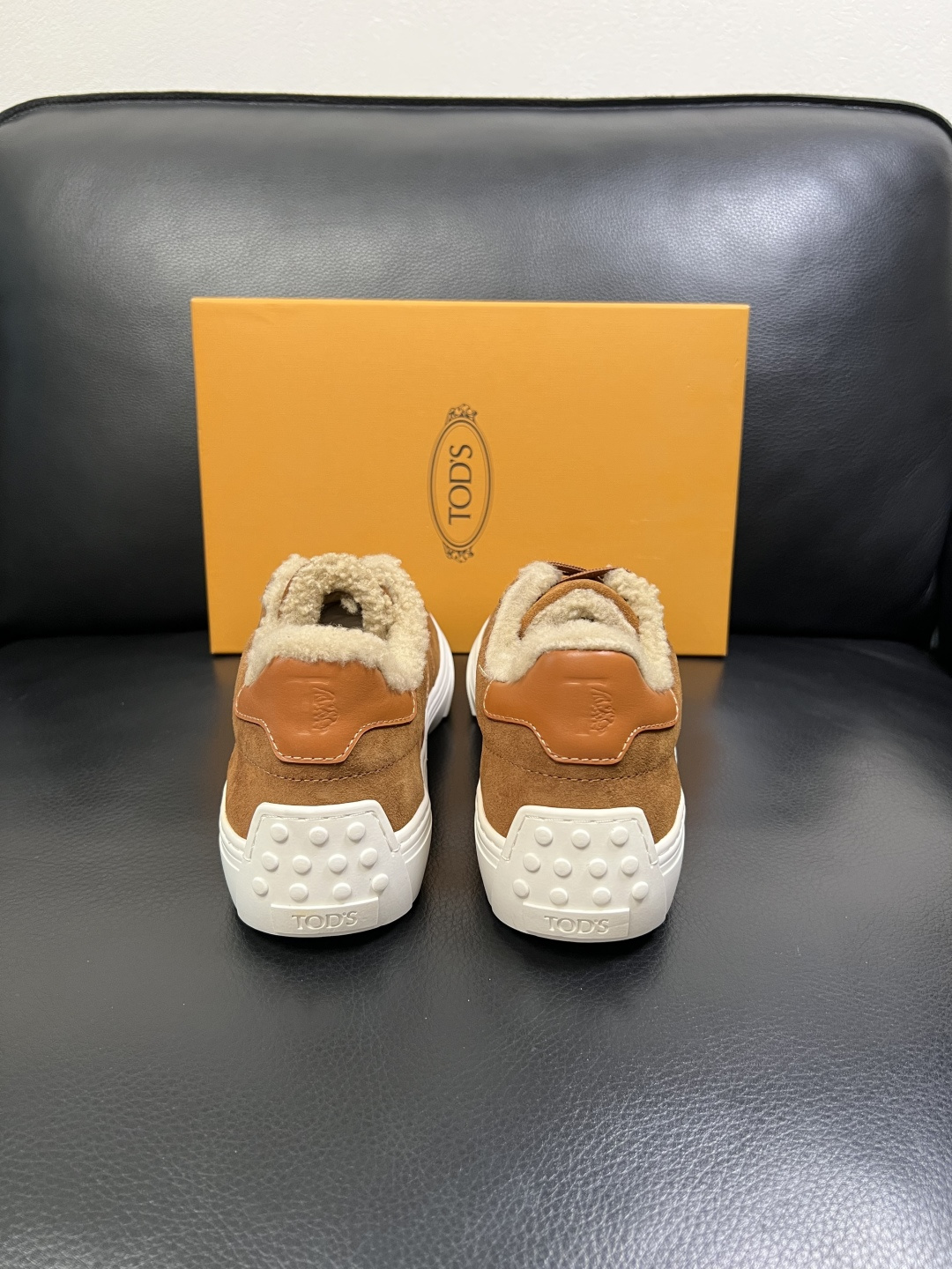 Tods 高品质 顶级工艺品 托德斯 专柜新款原厂配置，意大利进口牛皮面料，进口羊毛内里垫，透气舒适，鞋