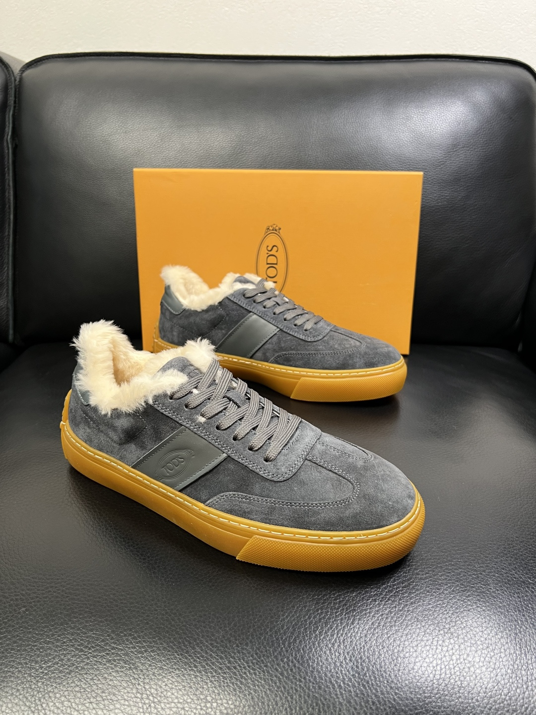 Tods 高品质 顶级工艺品 托德斯 专柜新款原厂配置，意大利进口牛皮面料，进口羊毛内里垫，透气舒适，鞋