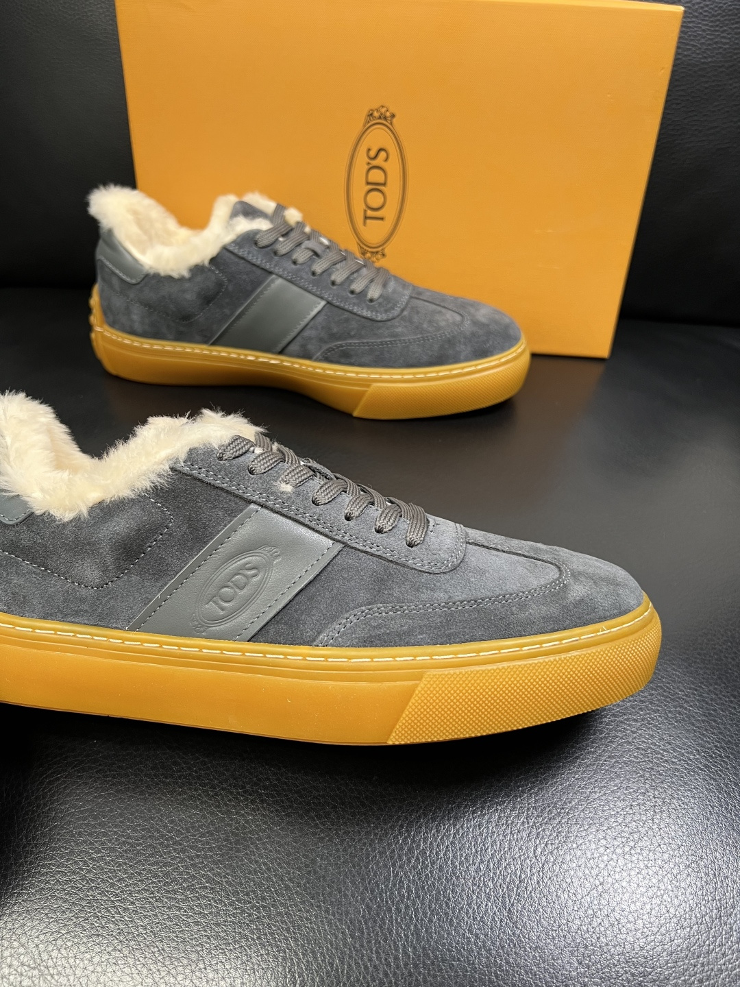 Tods 高品质 顶级工艺品 托德斯 专柜新款原厂配置，意大利进口牛皮面料，进口羊毛内里垫，透气舒适，鞋