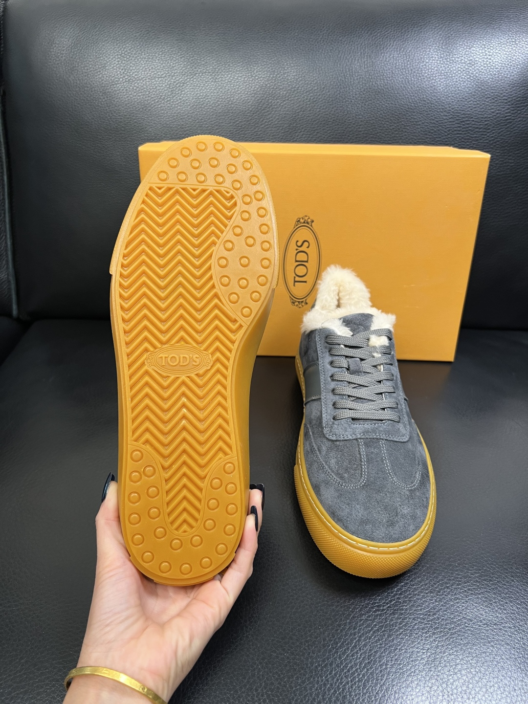 Tods 高品质 顶级工艺品 托德斯 专柜新款原厂配置，意大利进口牛皮面料，进口羊毛内里垫，透气舒适，鞋