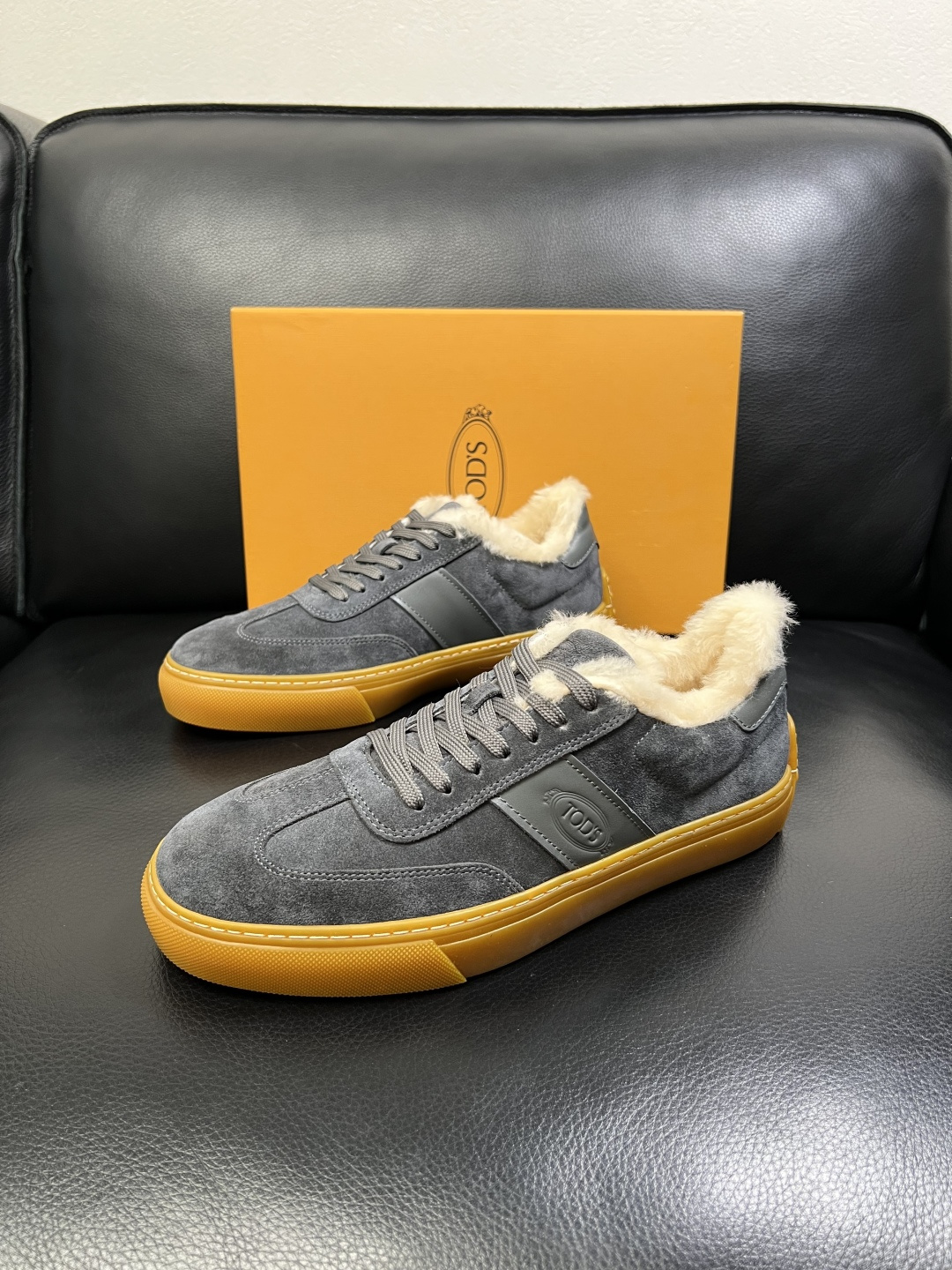 Tods 高品质 顶级工艺品 托德斯 专柜新款原厂配置，意大利进口牛皮面料，进口羊毛内里垫，透气舒适，鞋