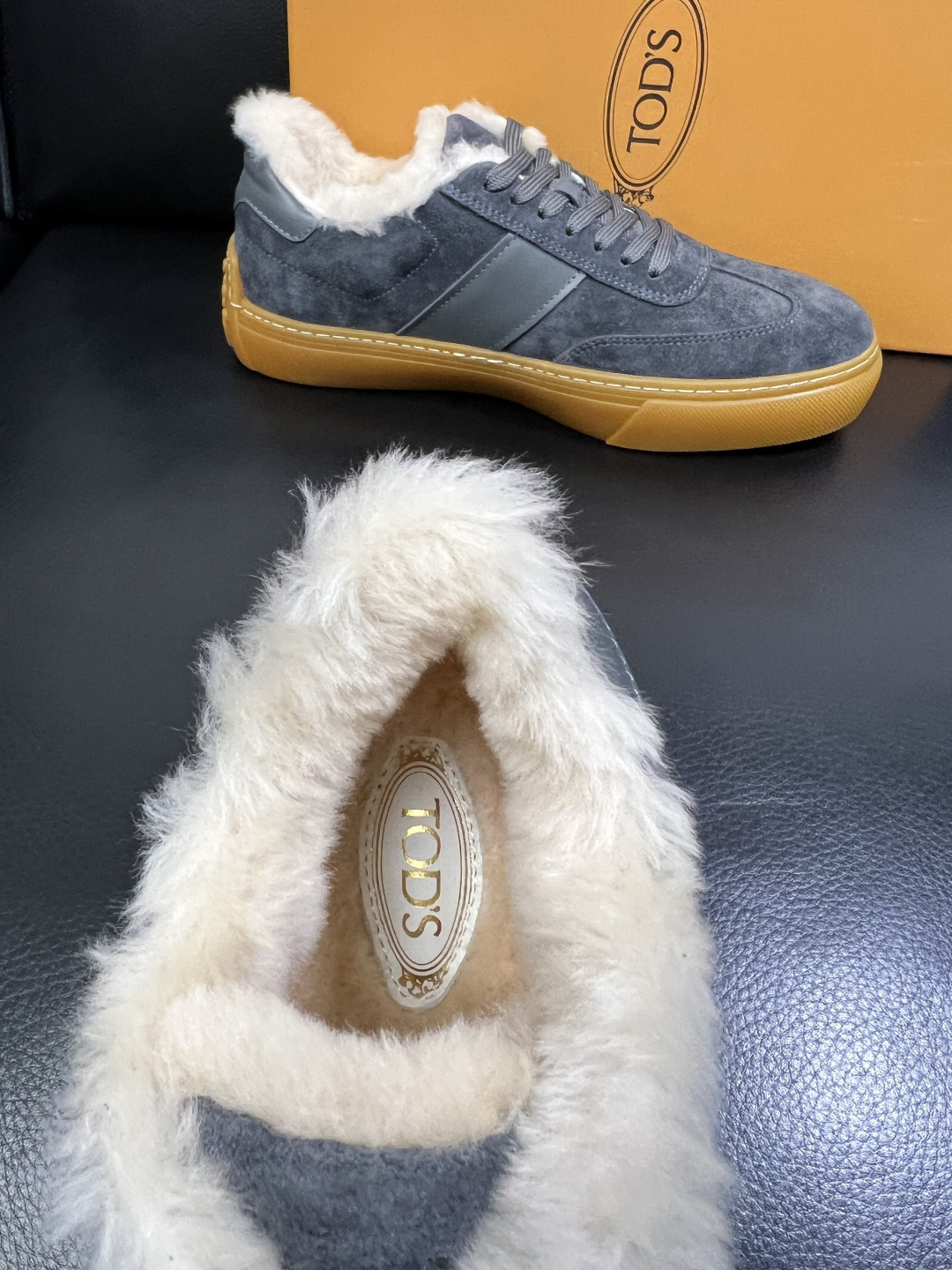 Tods 高品质 顶级工艺品 托德斯 专柜新款原厂配置，意大利进口牛皮面料，进口羊毛内里垫，透气舒适，鞋