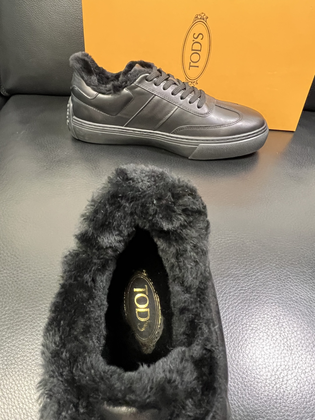 Tods 高品质 顶级工艺品 托德斯 专柜新款原厂配置，意大利进口牛皮面料，进口羊毛内里垫，透气舒适，鞋