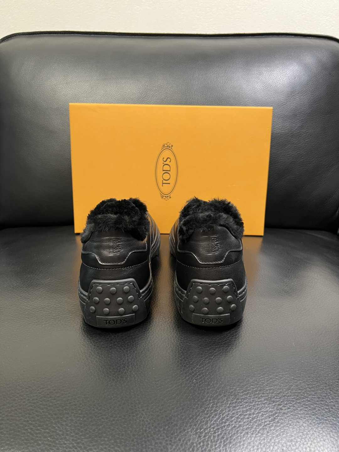 Tods 高品质 顶级工艺品 托德斯 专柜新款原厂配置，意大利进口牛皮面料，进口羊毛内里垫，透气舒适，鞋