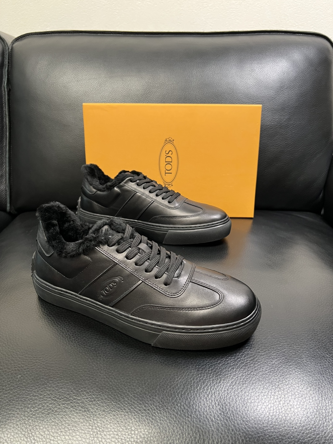 Tods 高品质 顶级工艺品 托德斯 专柜新款原厂配置，意大利进口牛皮面料，进口羊毛内里垫，透气舒适，鞋