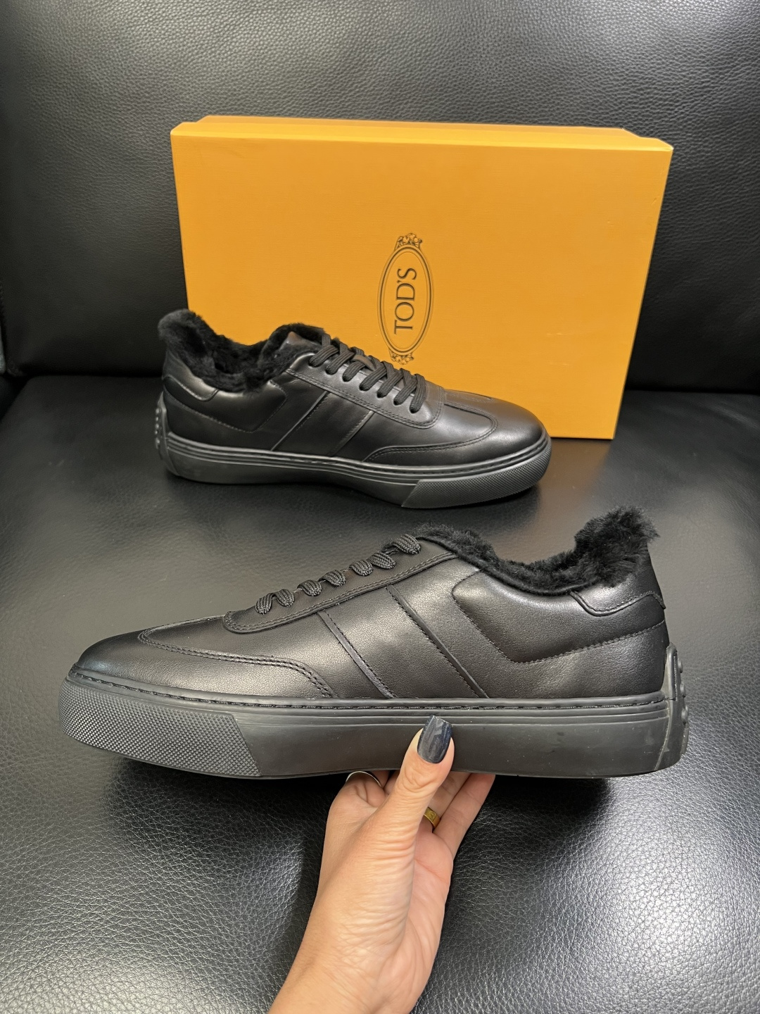 Tods 高品质 顶级工艺品 托德斯 专柜新款原厂配置，意大利进口牛皮面料，进口羊毛内里垫，透气舒适，鞋