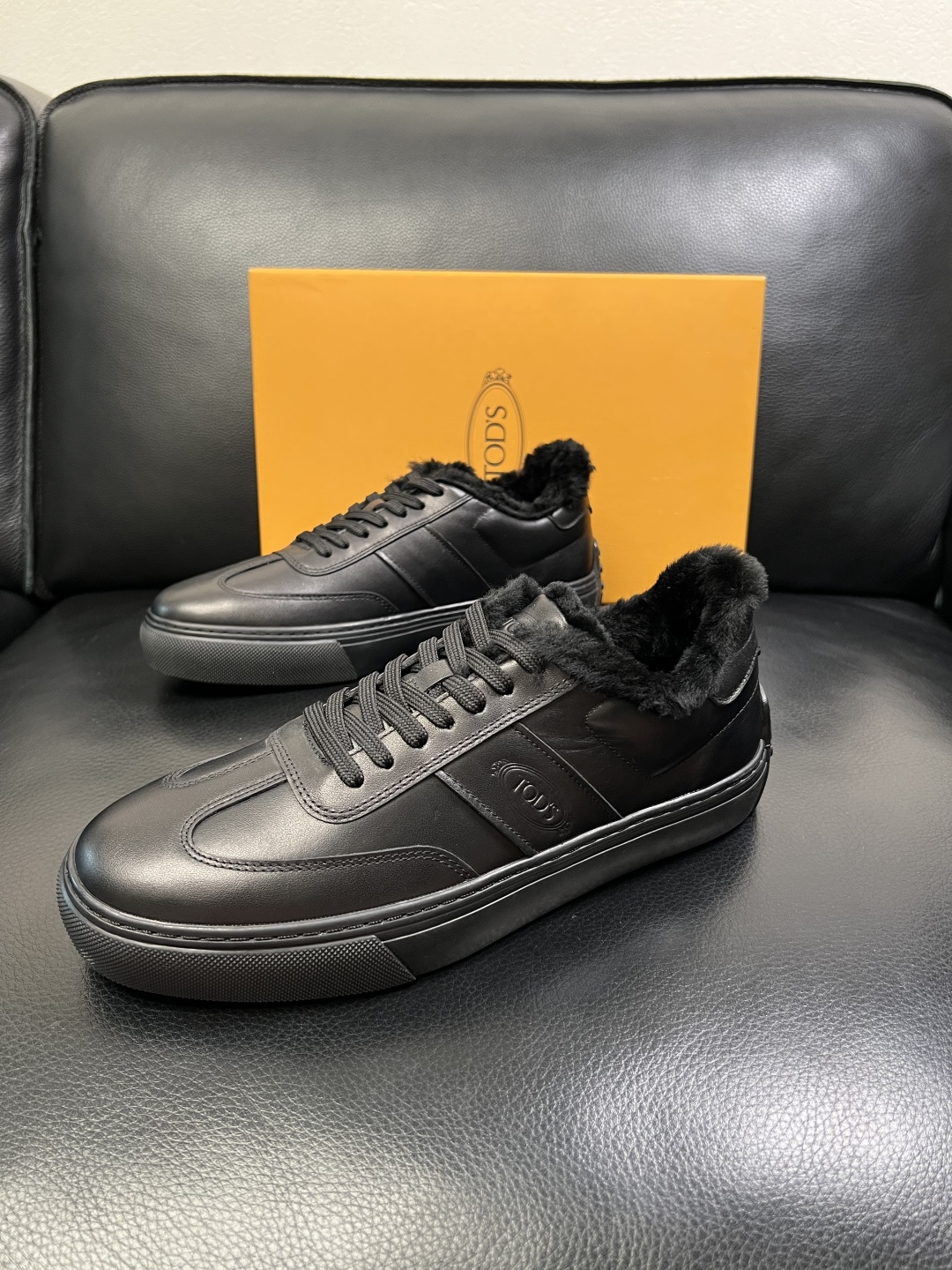 Tods 高品质 顶级工艺品 托德斯 专柜新款原厂配置，意大利进口牛皮面料，进口羊毛内里垫，透气舒适，鞋