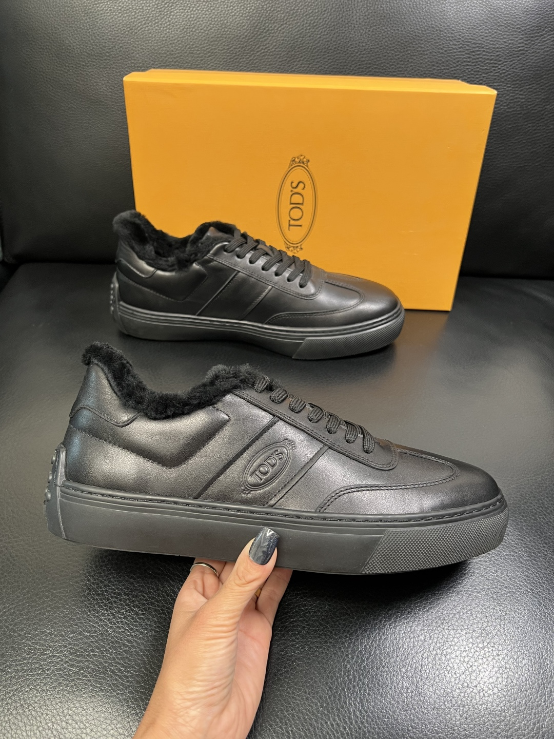 Tods 高品质 顶级工艺品 托德斯 专柜新款原厂配置，意大利进口牛皮面料，进口羊毛内里垫，透气舒适，鞋