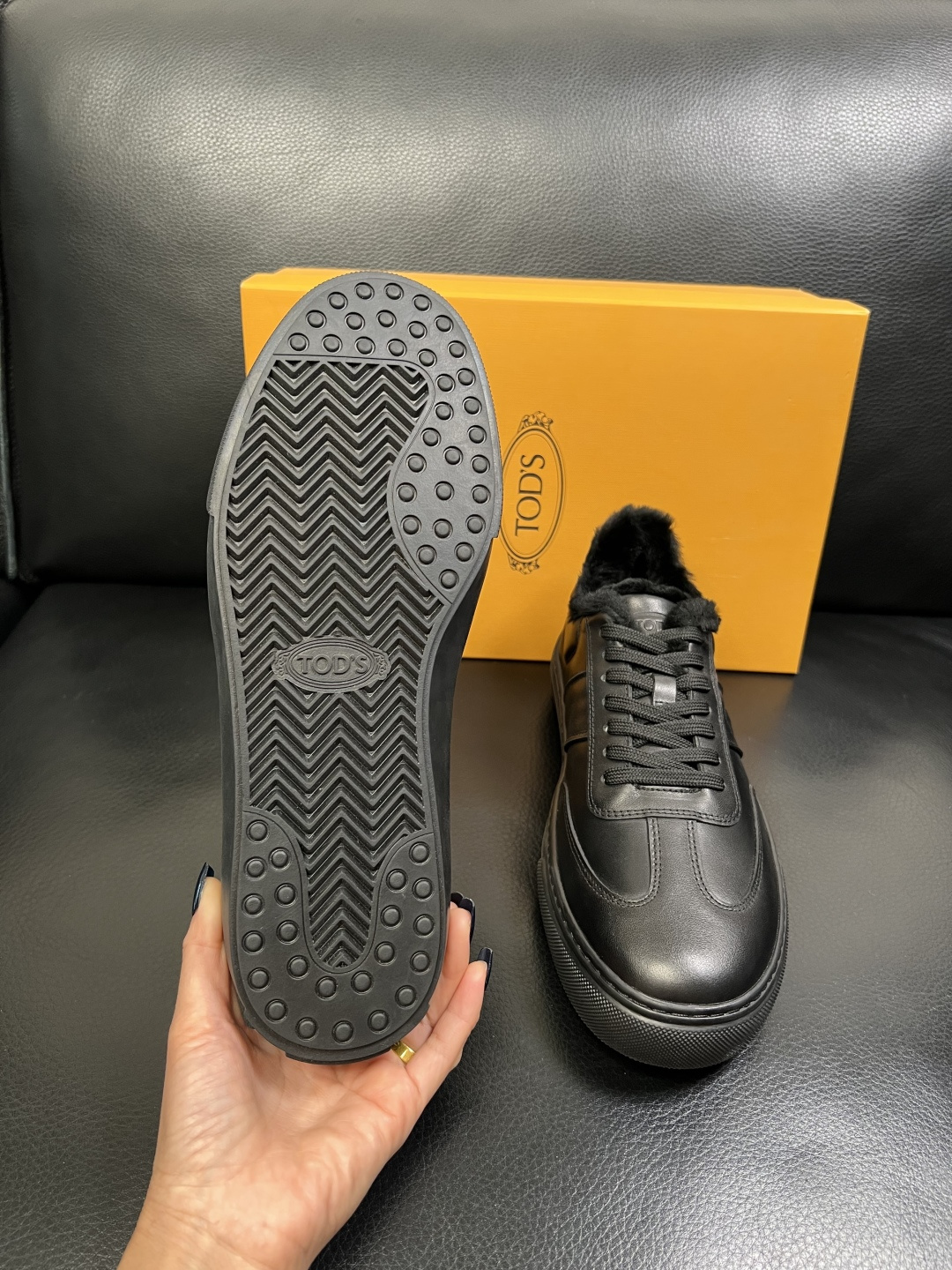 Tods 高品质 顶级工艺品 托德斯 专柜新款原厂配置，意大利进口牛皮面料，进口羊毛内里垫，透气舒适，鞋