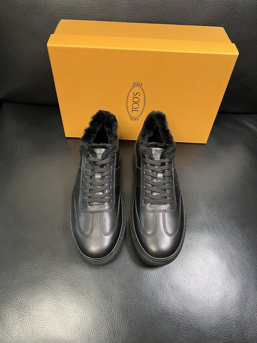 Tods 高品质 顶级工艺品 托德斯 专柜新款原厂配置，意大利进口牛皮面料，进口羊毛内里垫，透气舒适，鞋