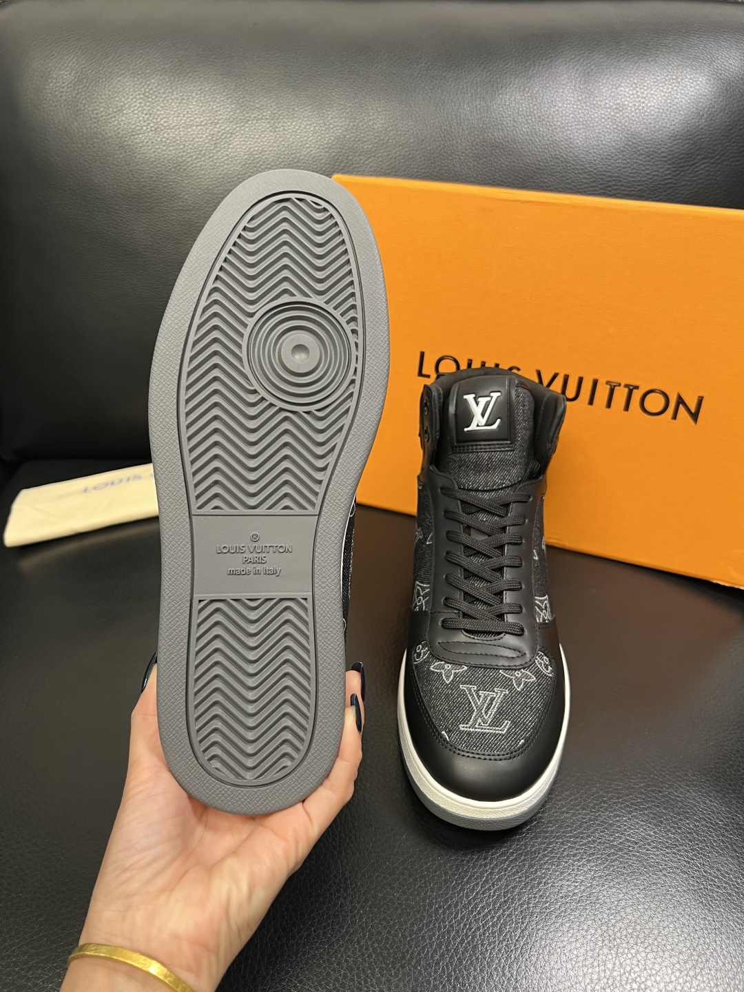 Lv 高品质 顶级工艺品 路易威登，专柜同步原厂配置，鞋面意大利进口牛皮拼布面料，进口水染牛皮垫网里柔软