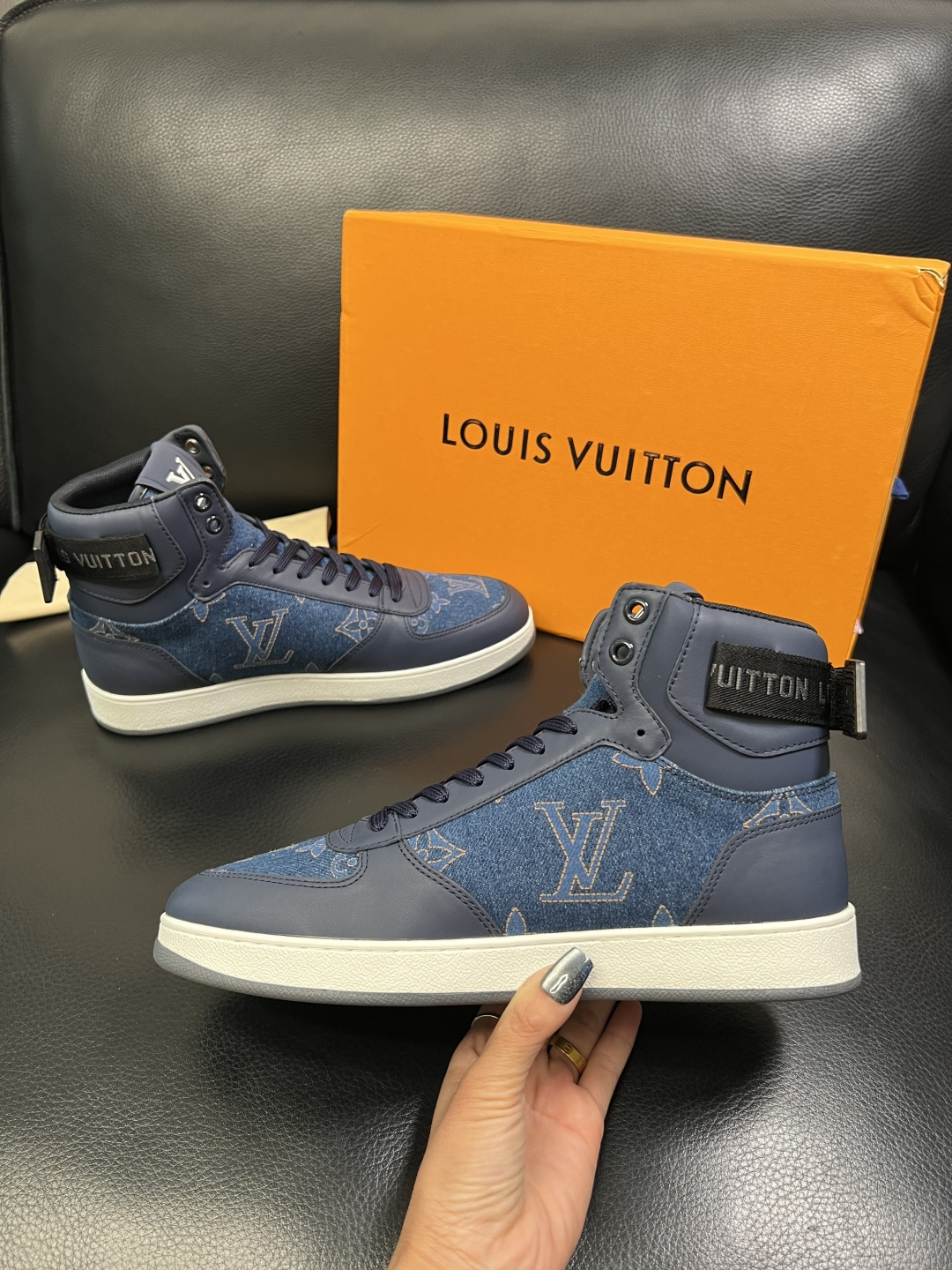Lv 高品质 顶级工艺品 路易威登，专柜同步原厂配置，鞋面意大利进口牛皮拼布面料，进口水染牛皮垫网里柔软