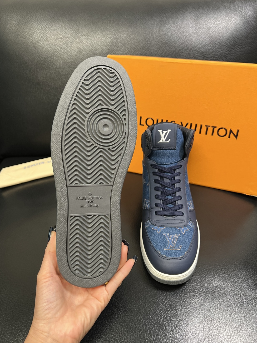 Lv 高品质 顶级工艺品 路易威登，专柜同步原厂配置，鞋面意大利进口牛皮拼布面料，进口水染牛皮垫网里柔软