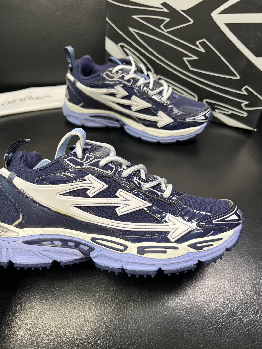 off-white 高品质 顶级工艺品 专柜同步原厂配置，鞋面意大利进口面料，进口水染牛皮垫网里柔软舒适