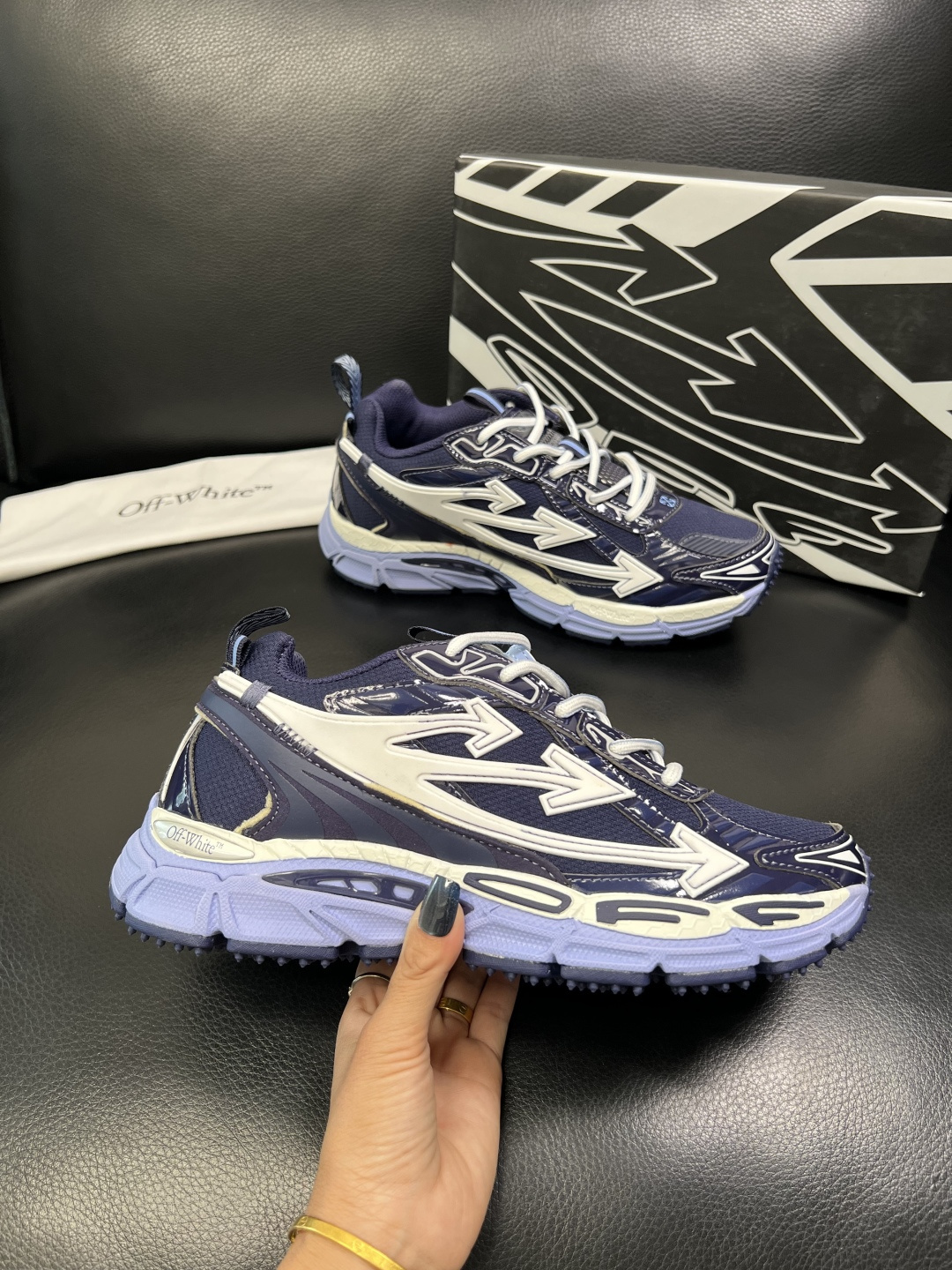 off-white 高品质 顶级工艺品 专柜同步原厂配置，鞋面意大利进口面料，进口水染牛皮垫网里柔软舒适