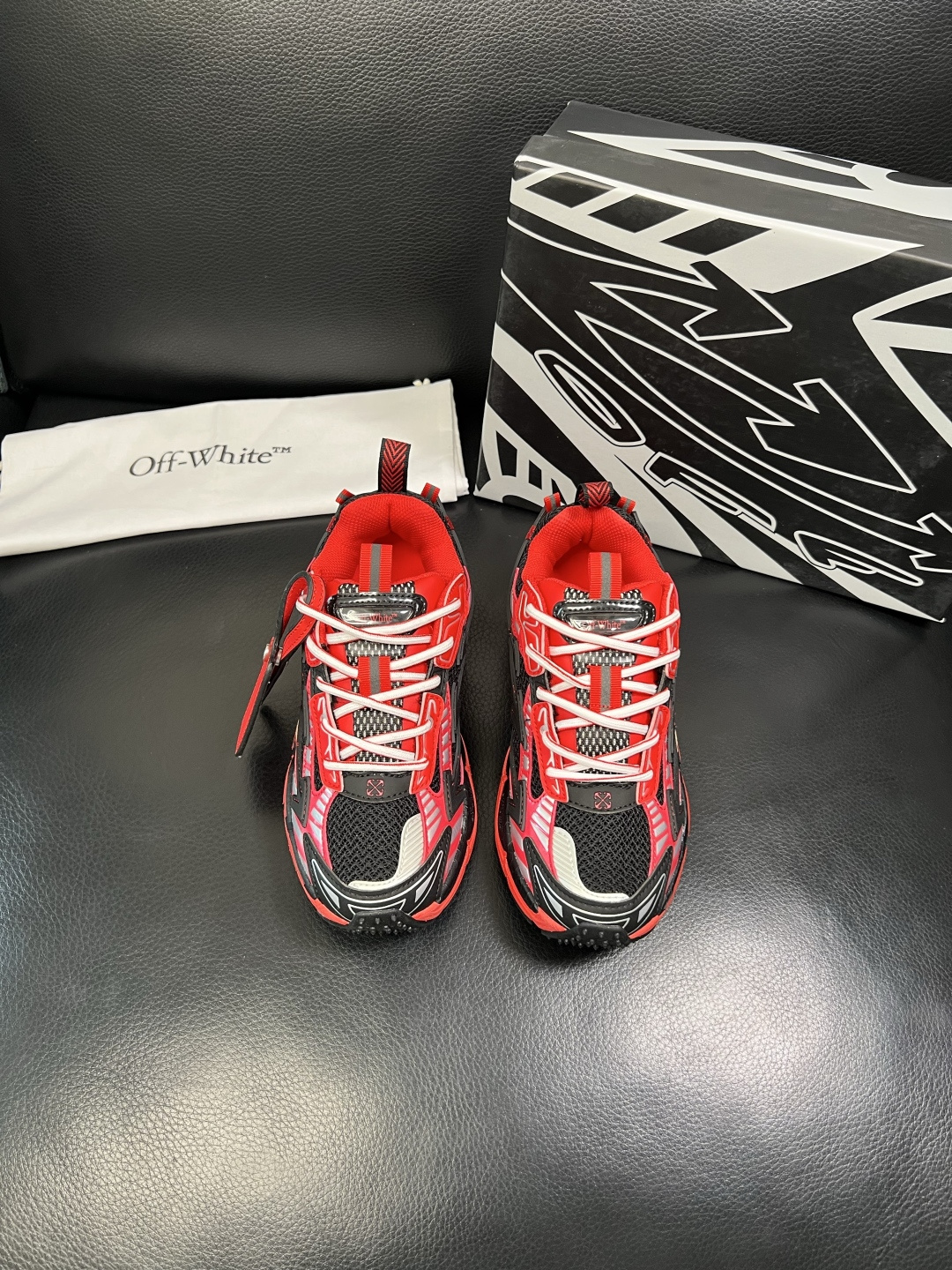 off-white 高品质 顶级工艺品 专柜同步原厂配置，鞋面意大利进口面料，进口水染牛皮垫网里柔软舒适