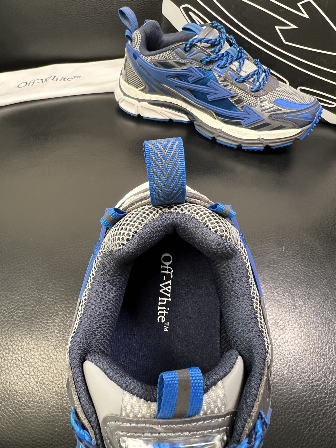 off-white 高品质 顶级工艺品 专柜同步原厂配置，鞋面意大利进口面料，进口水染牛皮垫网里柔软舒适