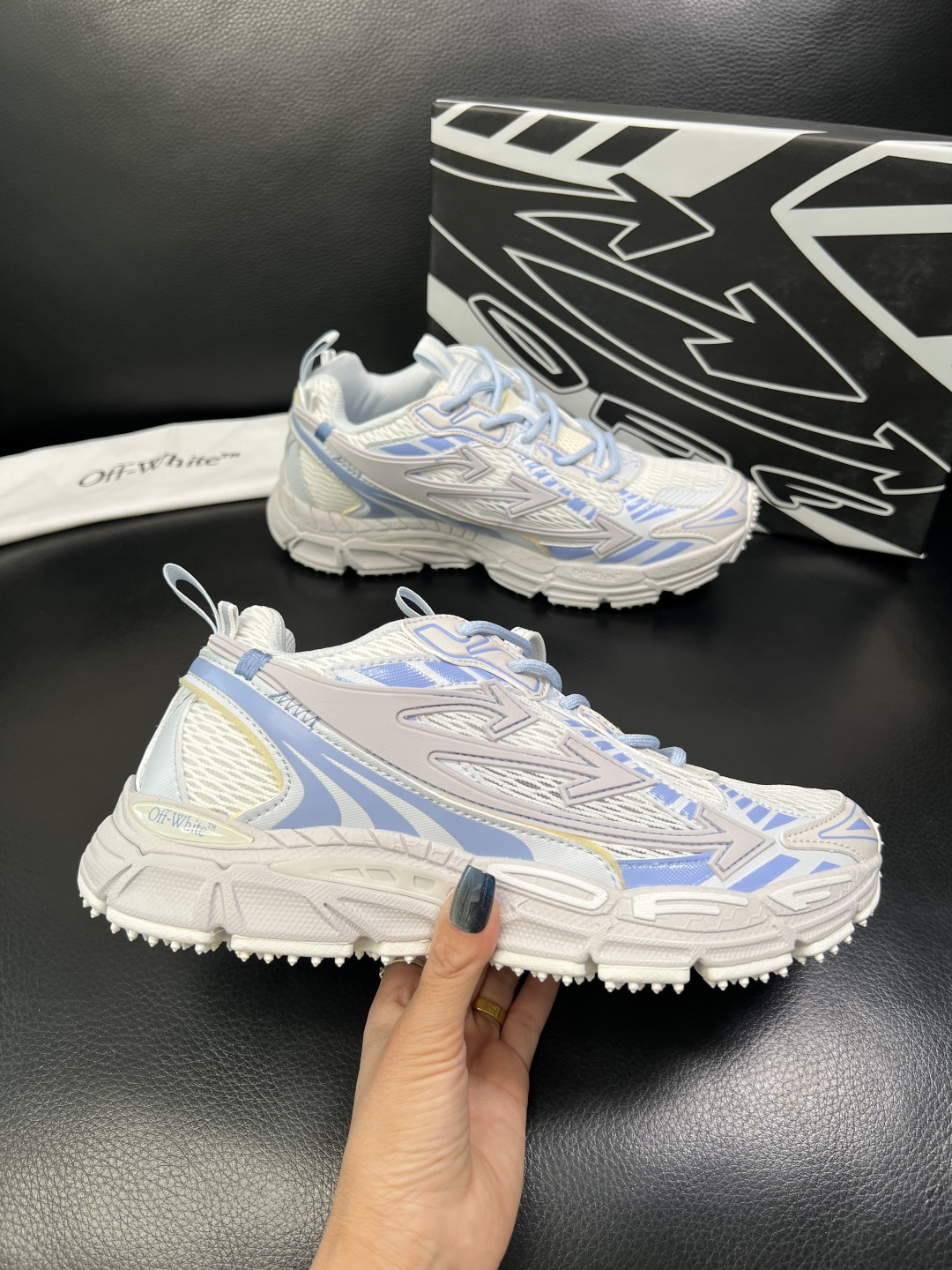 off-white 高品质 顶级工艺品 专柜同步原厂配置，鞋面意大利进口面料，进口水染牛皮垫网里柔软舒适