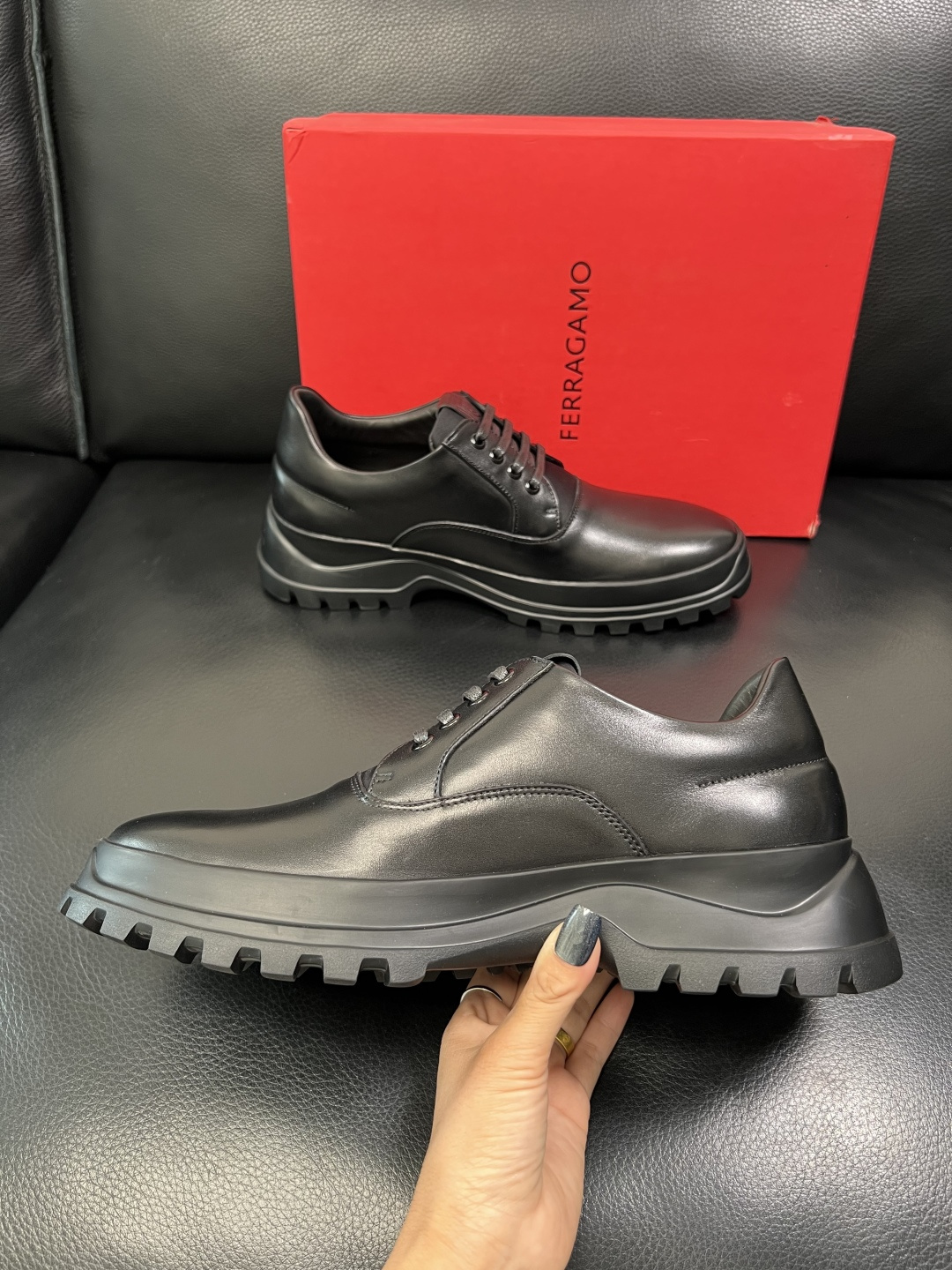 Ferragamo 高品质 顶级工艺品 菲拉格慕 专柜同步发售原厂配置，意大利进口原版牛皮，进口水染牛里