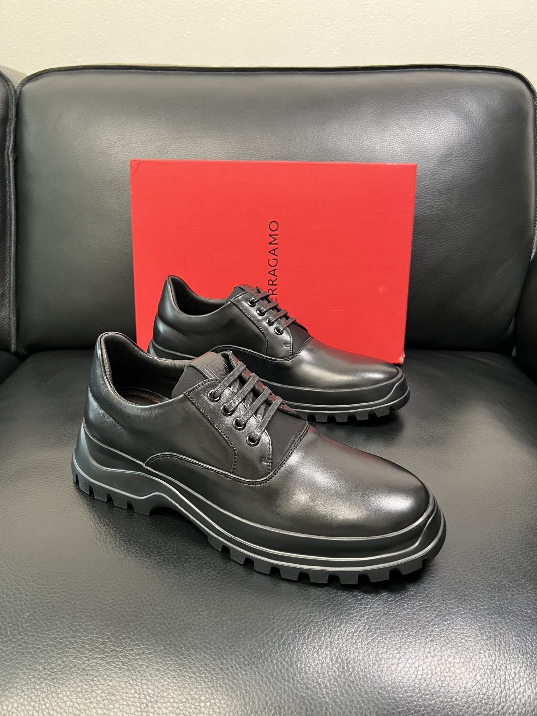 Ferragamo 高品质 顶级工艺品 菲拉格慕 专柜同步发售原厂配置，意大利进口原版牛皮，进口水染牛里