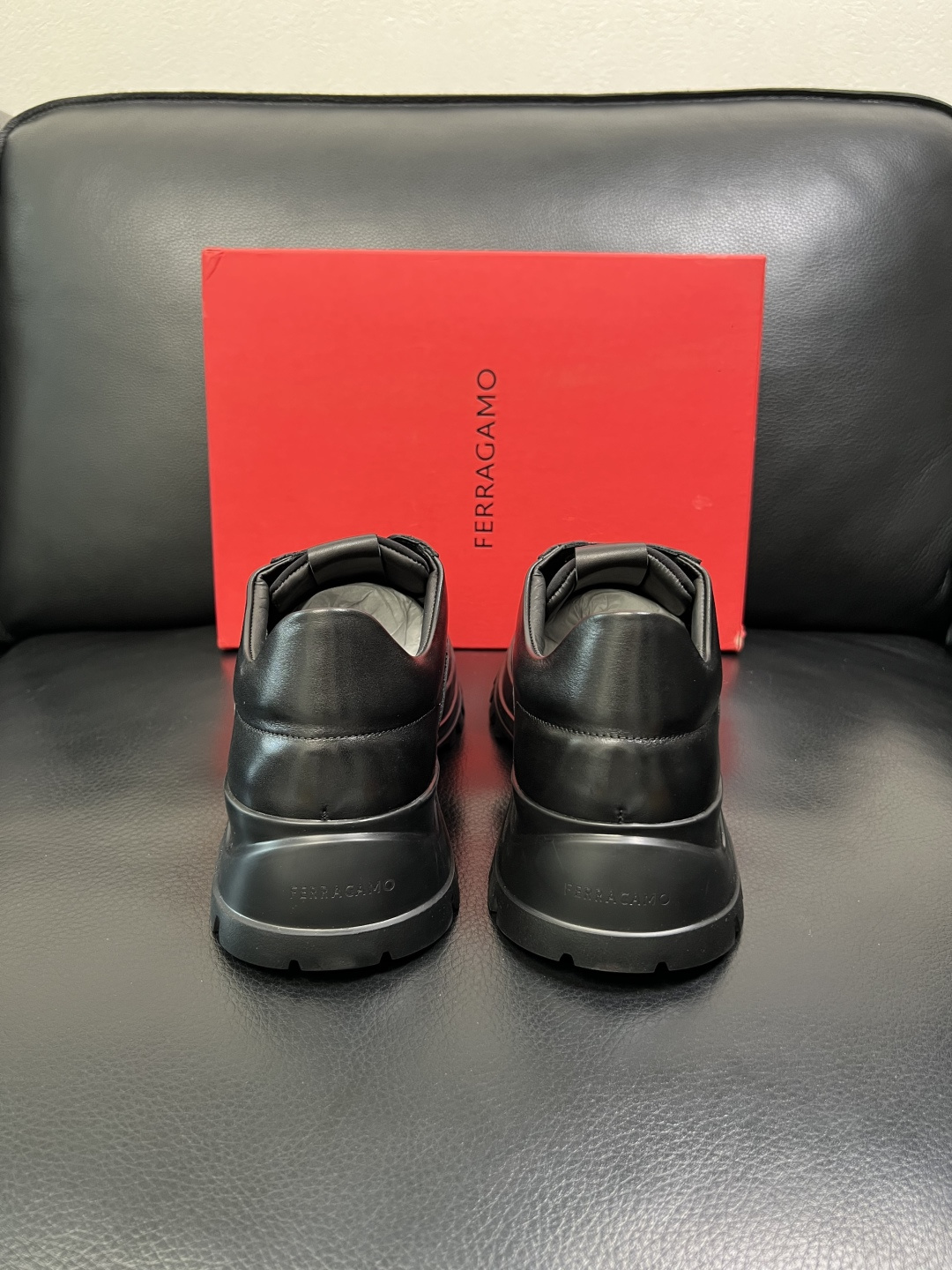 Ferragamo 高品质 顶级工艺品 菲拉格慕 专柜同步发售原厂配置，意大利进口原版牛皮，进口水染牛里