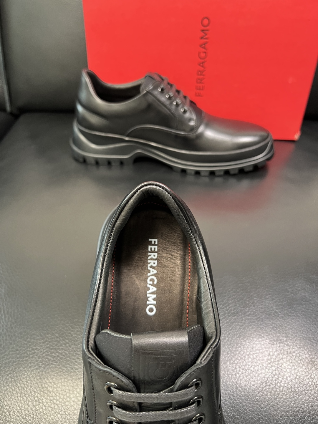 Ferragamo 高品质 顶级工艺品 菲拉格慕 专柜同步发售原厂配置，意大利进口原版牛皮，进口水染牛里