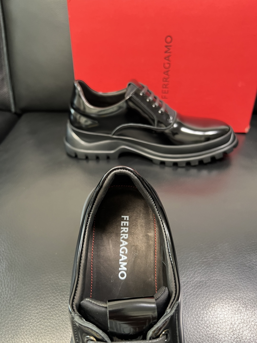 Ferragamo 高品质 顶级工艺品 菲拉格慕 专柜同步发售原厂配置，意大利进口原版牛皮，进口水染牛里