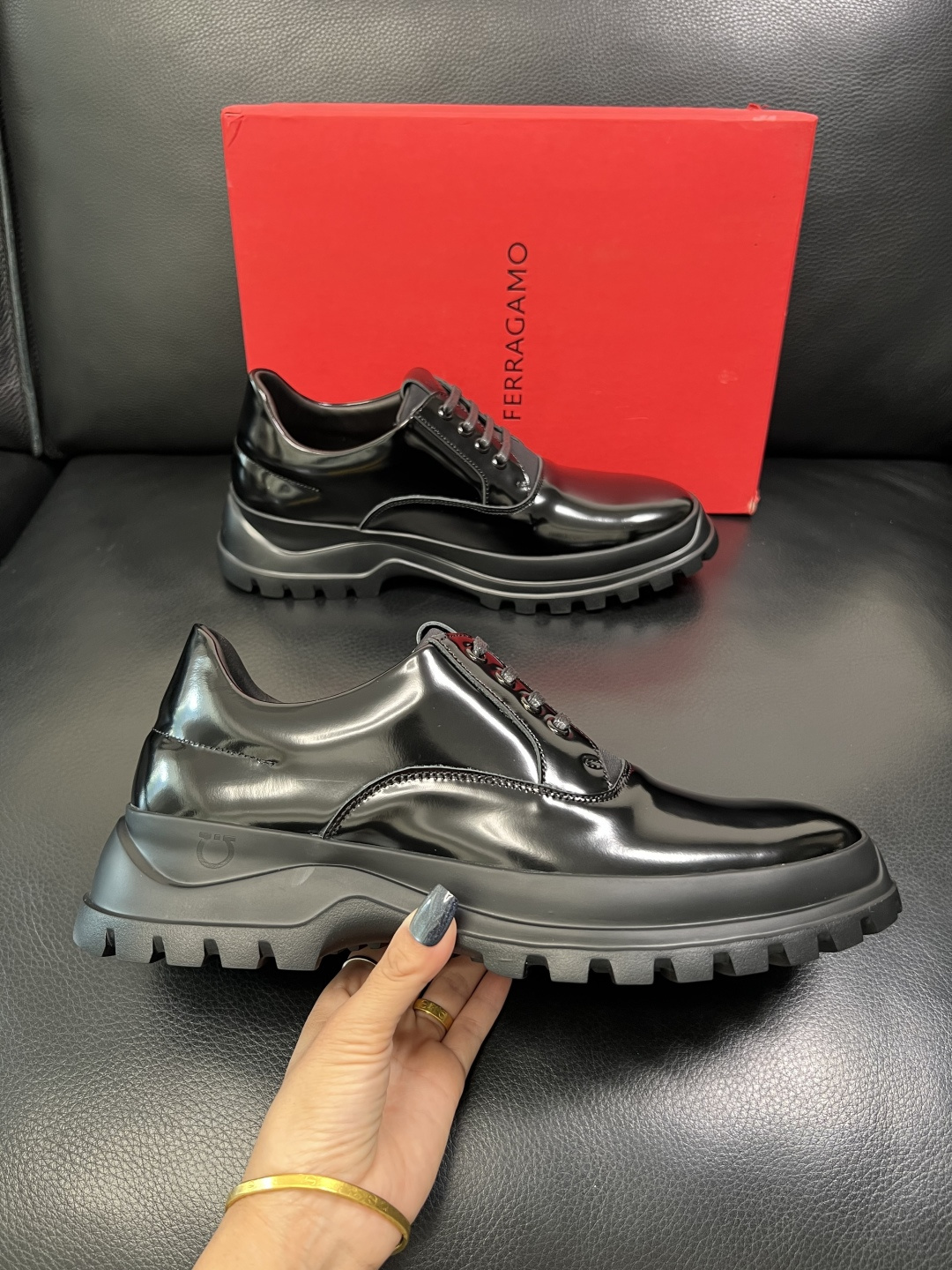 Ferragamo 高品质 顶级工艺品 菲拉格慕 专柜同步发售原厂配置，意大利进口原版牛皮，进口水染牛里