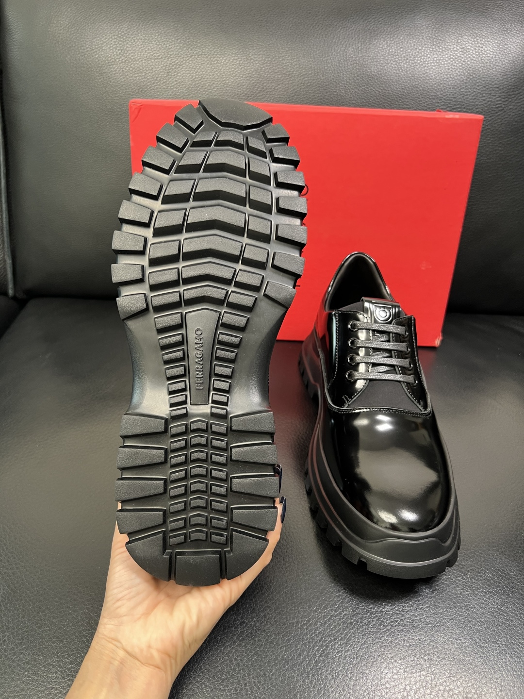 Ferragamo 高品质 顶级工艺品 菲拉格慕 专柜同步发售原厂配置，意大利进口原版牛皮，进口水染牛里