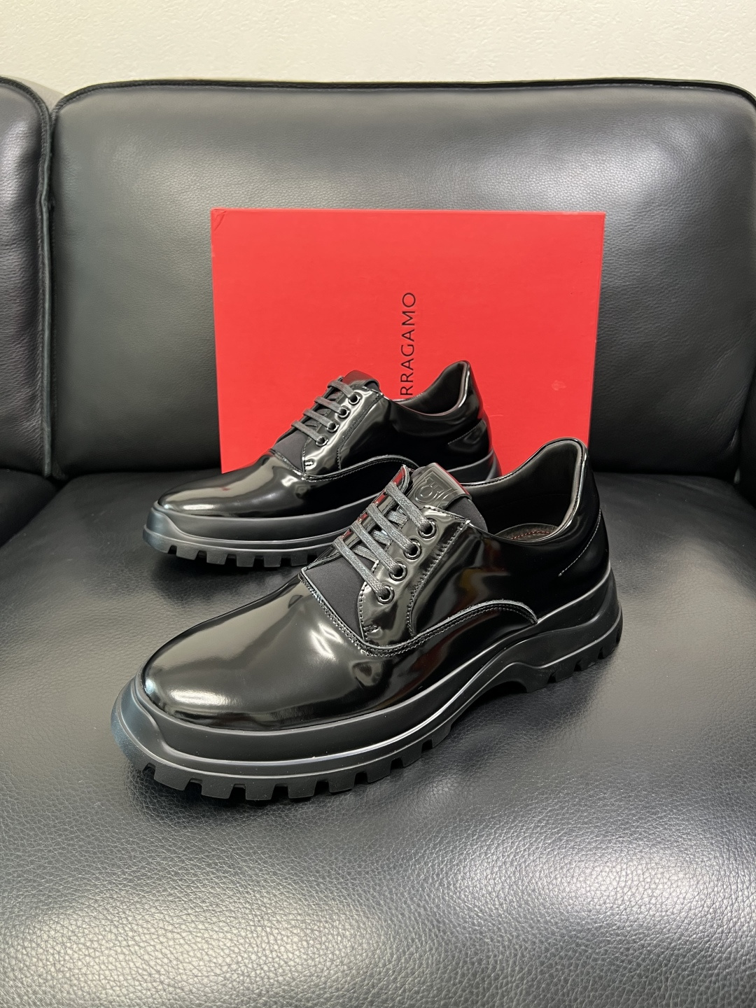 Ferragamo 高品质 顶级工艺品 菲拉格慕 专柜同步发售原厂配置，意大利进口原版牛皮，进口水染牛里