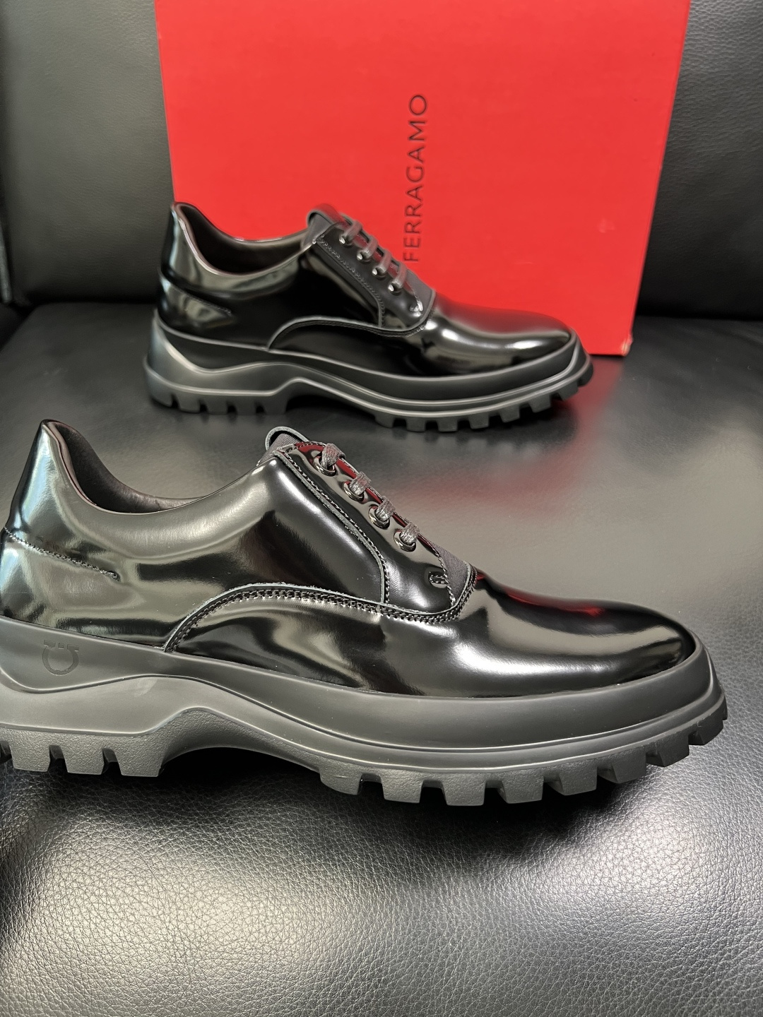 Ferragamo 高品质 顶级工艺品 菲拉格慕 专柜同步发售原厂配置，意大利进口原版牛皮，进口水染牛里