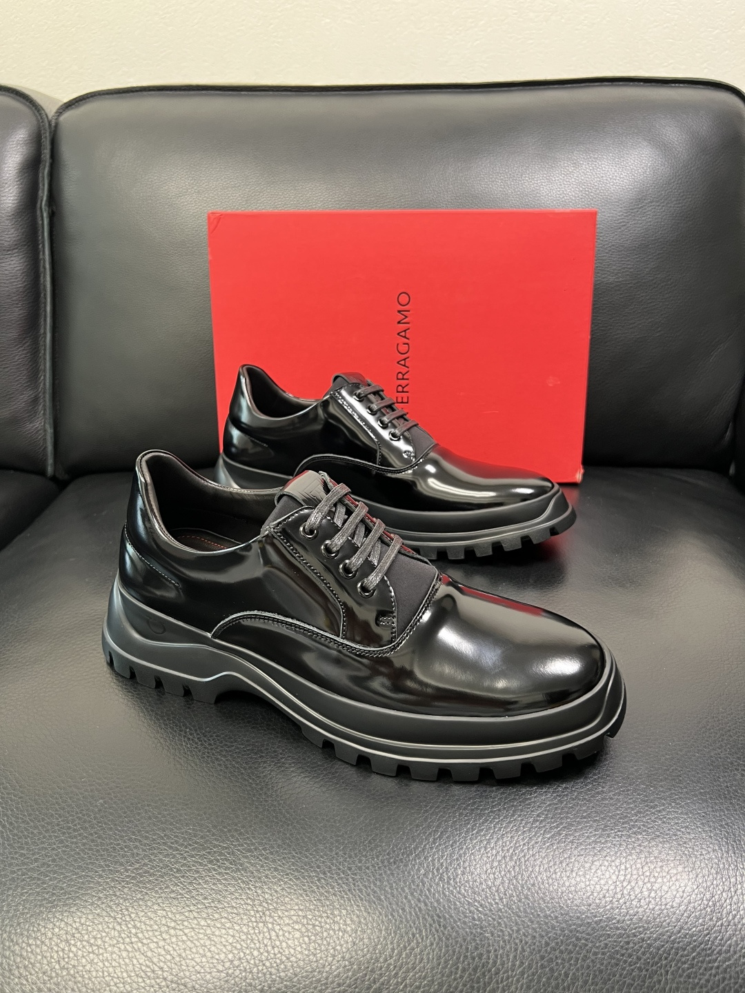 Ferragamo 高品质 顶级工艺品 菲拉格慕 专柜同步发售原厂配置，意大利进口原版牛皮，进口水染牛里