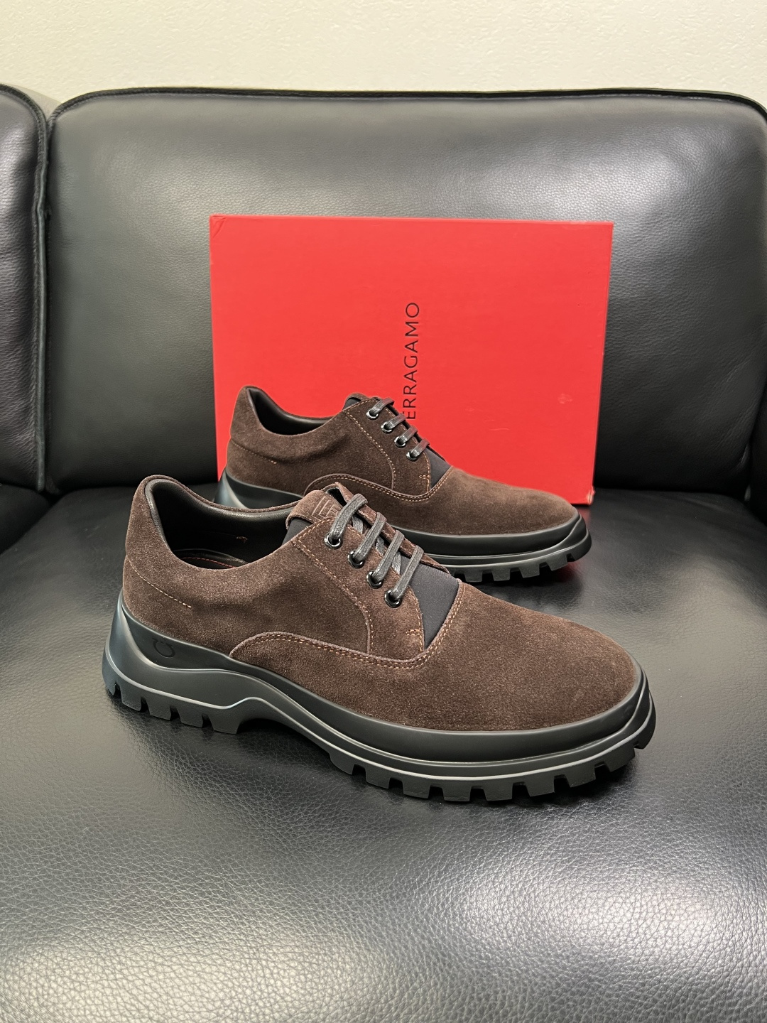 Ferragamo 高品质 顶级工艺品 菲拉格慕 专柜同步发售原厂配置，意大利进口原版牛皮，进口水染牛里