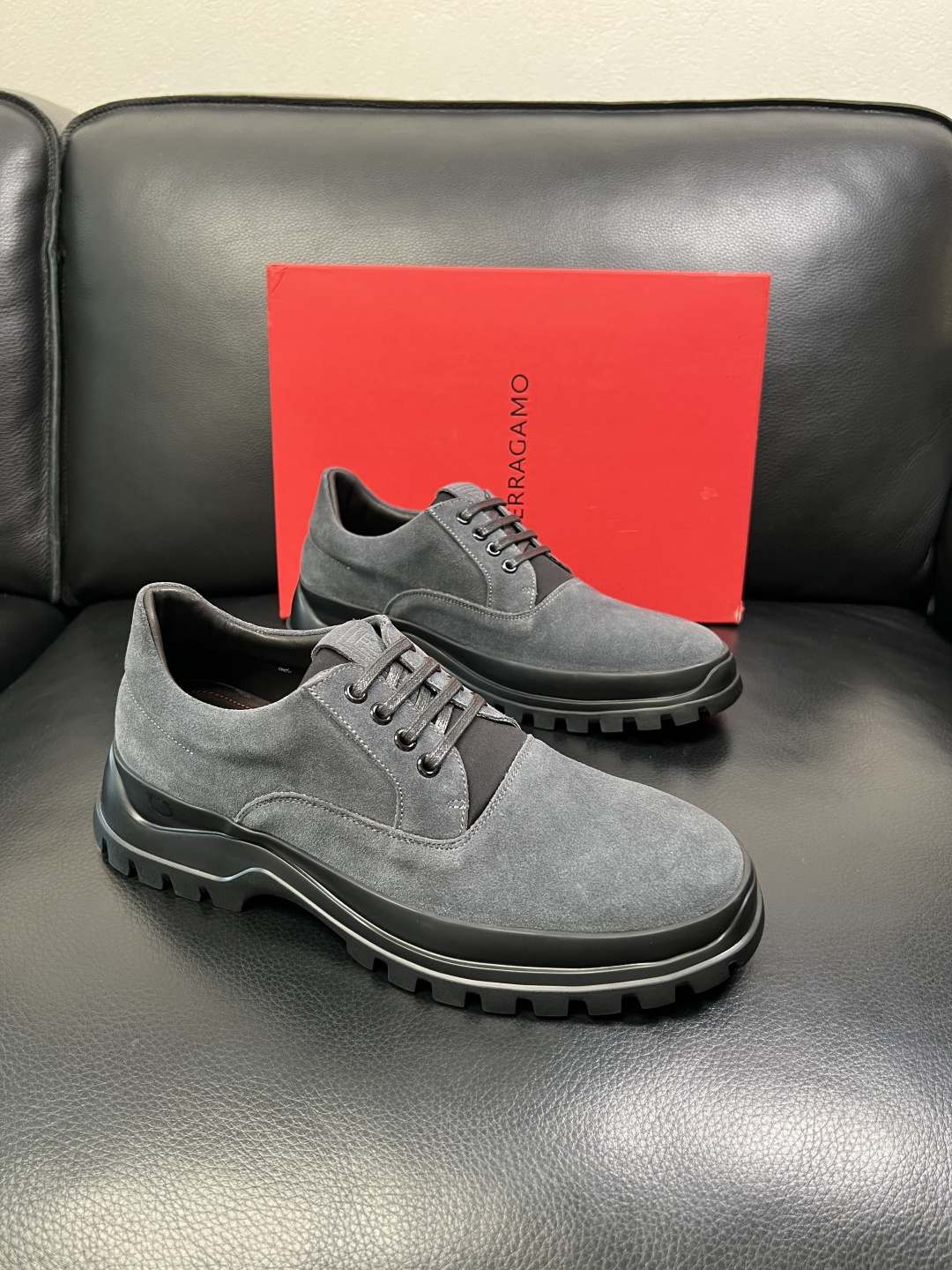 Ferragamo 高品质 顶级工艺品 菲拉格慕 专柜同步发售原厂配置，意大利进口原版牛皮，进口水染牛里