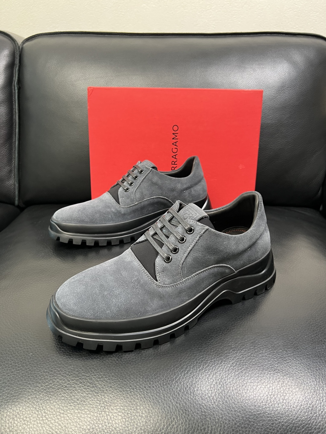 Ferragamo 高品质 顶级工艺品 菲拉格慕 专柜同步发售原厂配置，意大利进口原版牛皮，进口水染牛里