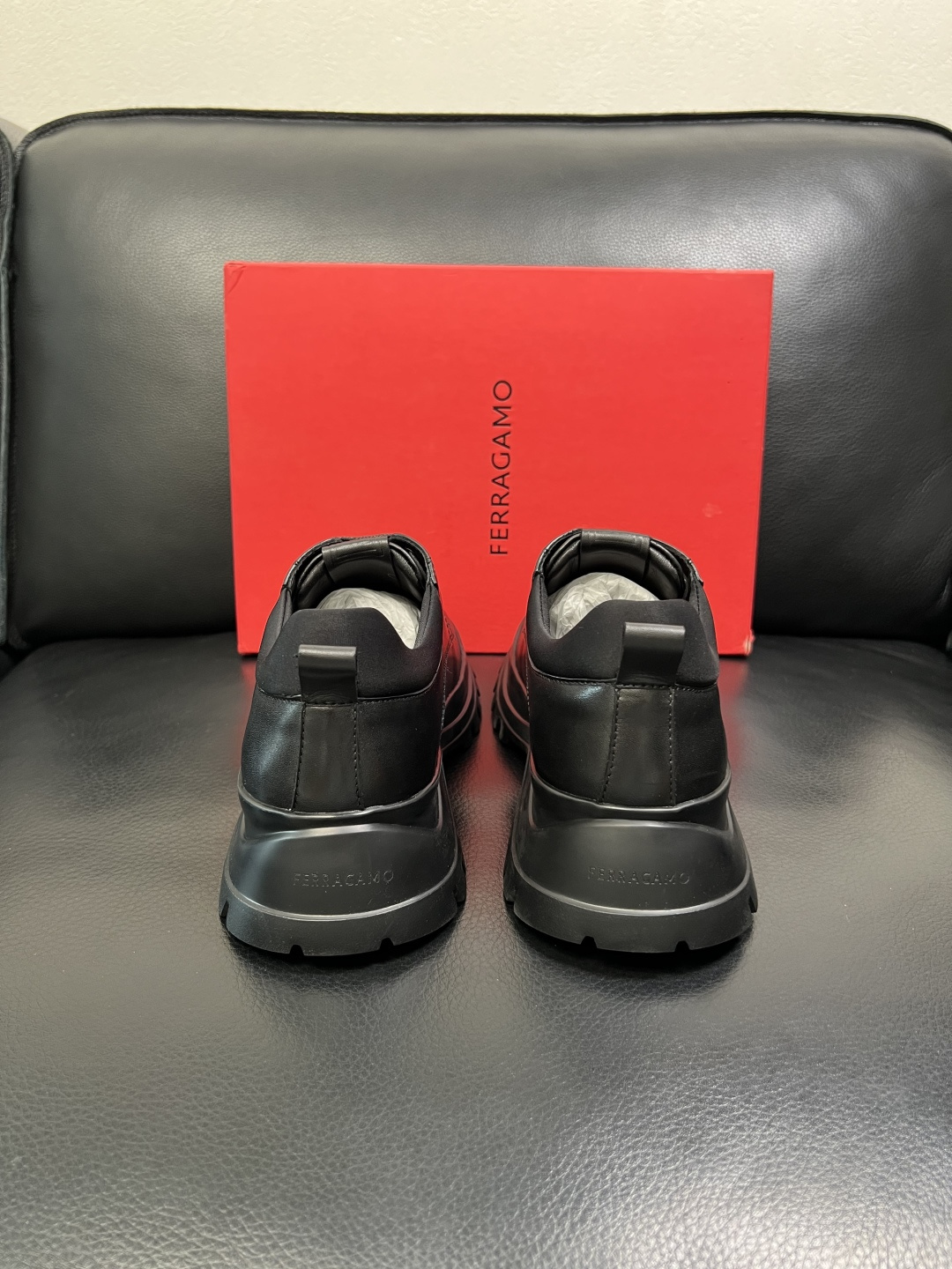 Ferragamo 高品质 顶级工艺品 菲拉格慕 专柜同步发售原厂配置，意大利进口原版牛皮，进口水染牛里