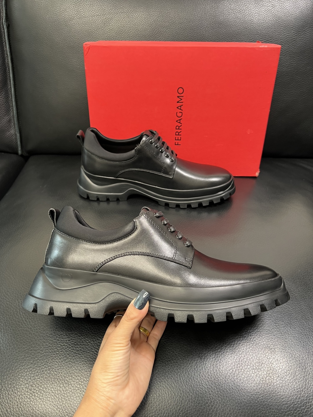 Ferragamo 高品质 顶级工艺品 菲拉格慕 专柜同步发售原厂配置，意大利进口原版牛皮，进口水染牛里