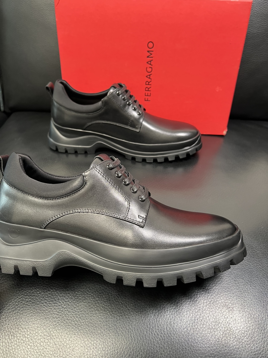 Ferragamo 高品质 顶级工艺品 菲拉格慕 专柜同步发售原厂配置，意大利进口原版牛皮，进口水染牛里