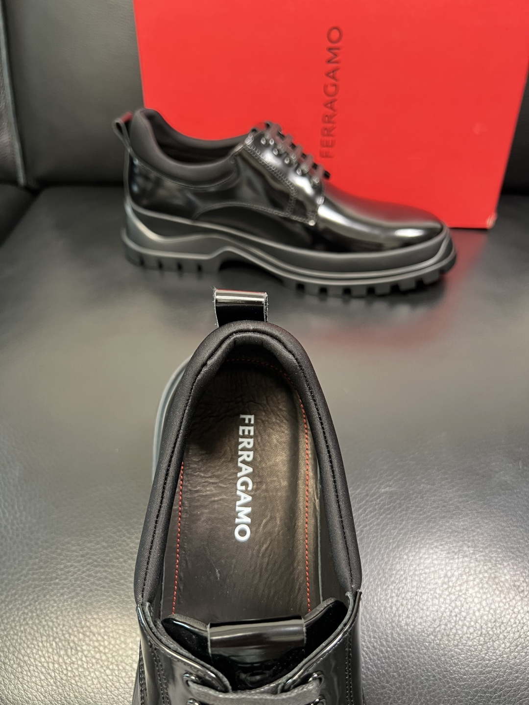 Ferragamo 高品质 顶级工艺品 菲拉格慕 专柜同步发售原厂配置，意大利进口原版牛皮，进口水染牛里