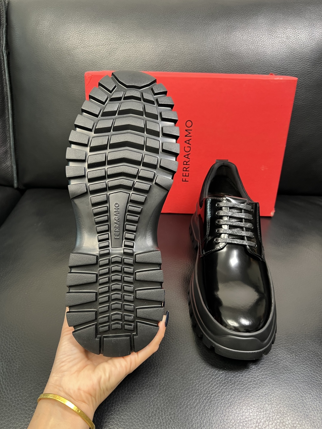 Ferragamo 高品质 顶级工艺品 菲拉格慕 专柜同步发售原厂配置，意大利进口原版牛皮，进口水染牛里