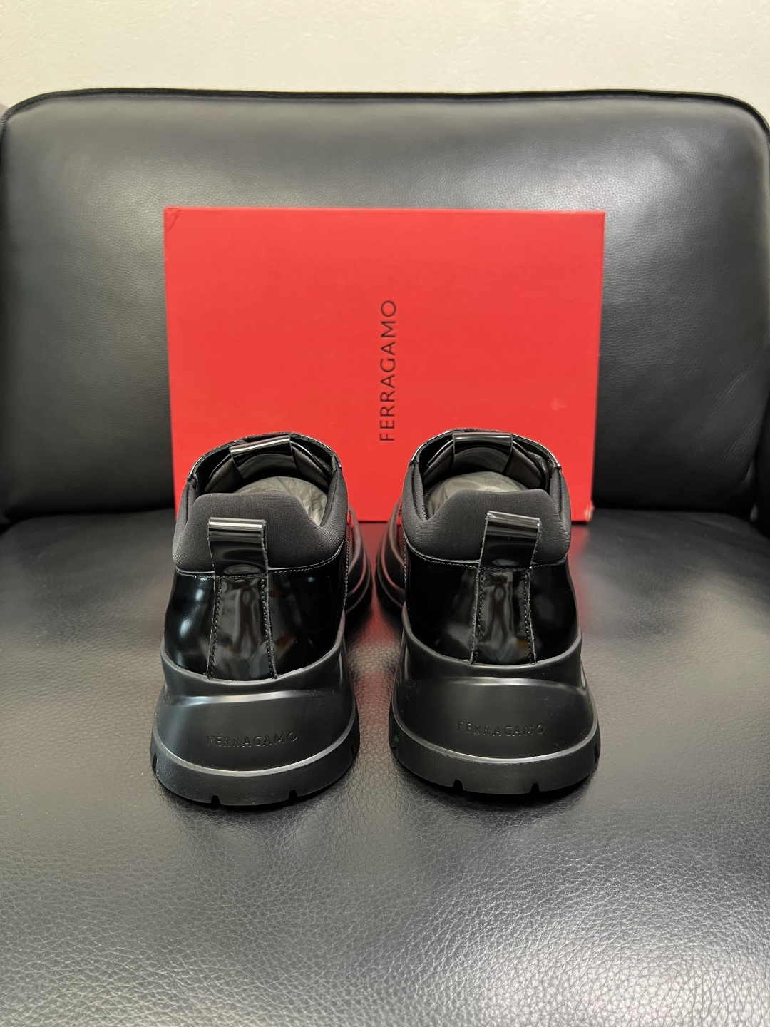 Ferragamo 高品质 顶级工艺品 菲拉格慕 专柜同步发售原厂配置，意大利进口原版牛皮，进口水染牛里