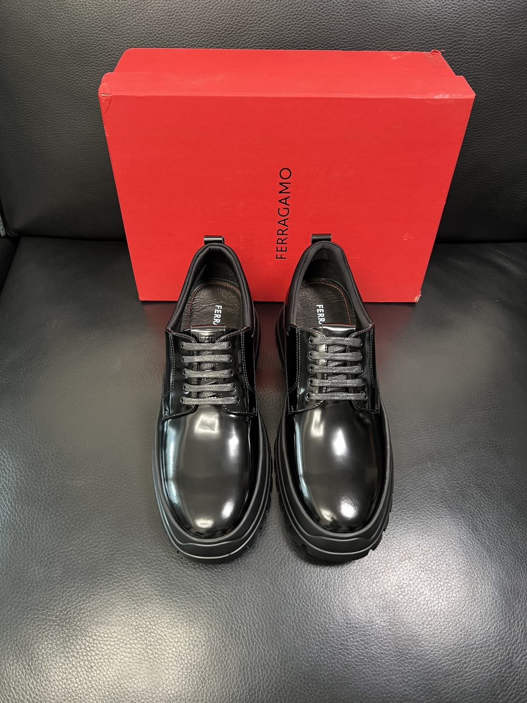 Ferragamo 高品质 顶级工艺品 菲拉格慕 专柜同步发售原厂配置，意大利进口原版牛皮，进口水染牛里