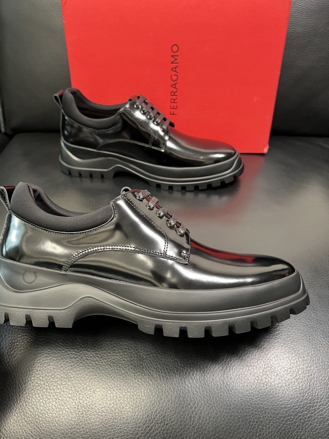 Ferragamo 高品质 顶级工艺品 菲拉格慕 专柜同步发售原厂配置，意大利进口原版牛皮，进口水染牛里