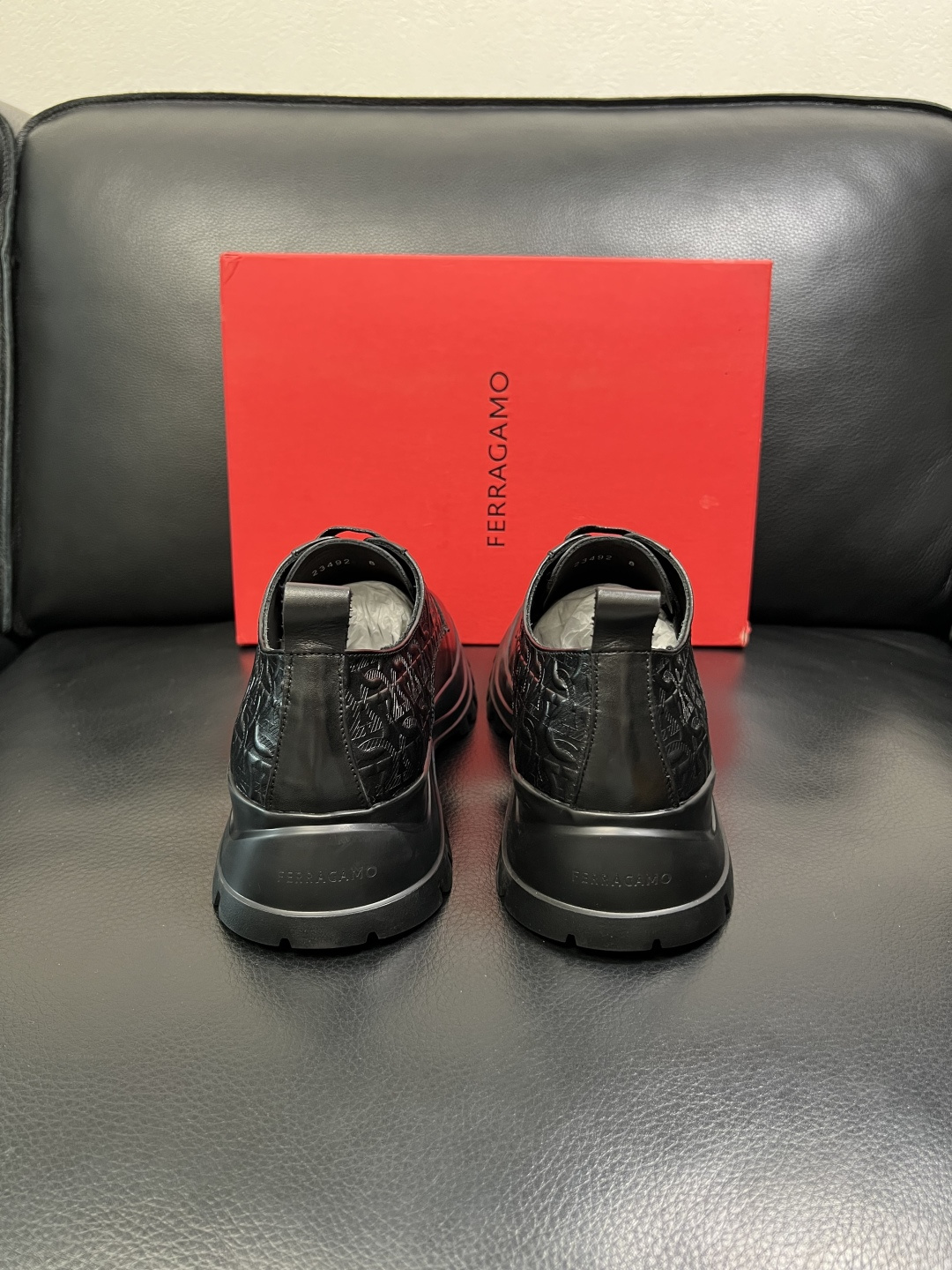 Ferragamo 高品质 顶级工艺品 菲拉格慕 专柜同步发售原厂配置，意大利进口原版牛皮，进口水染牛里